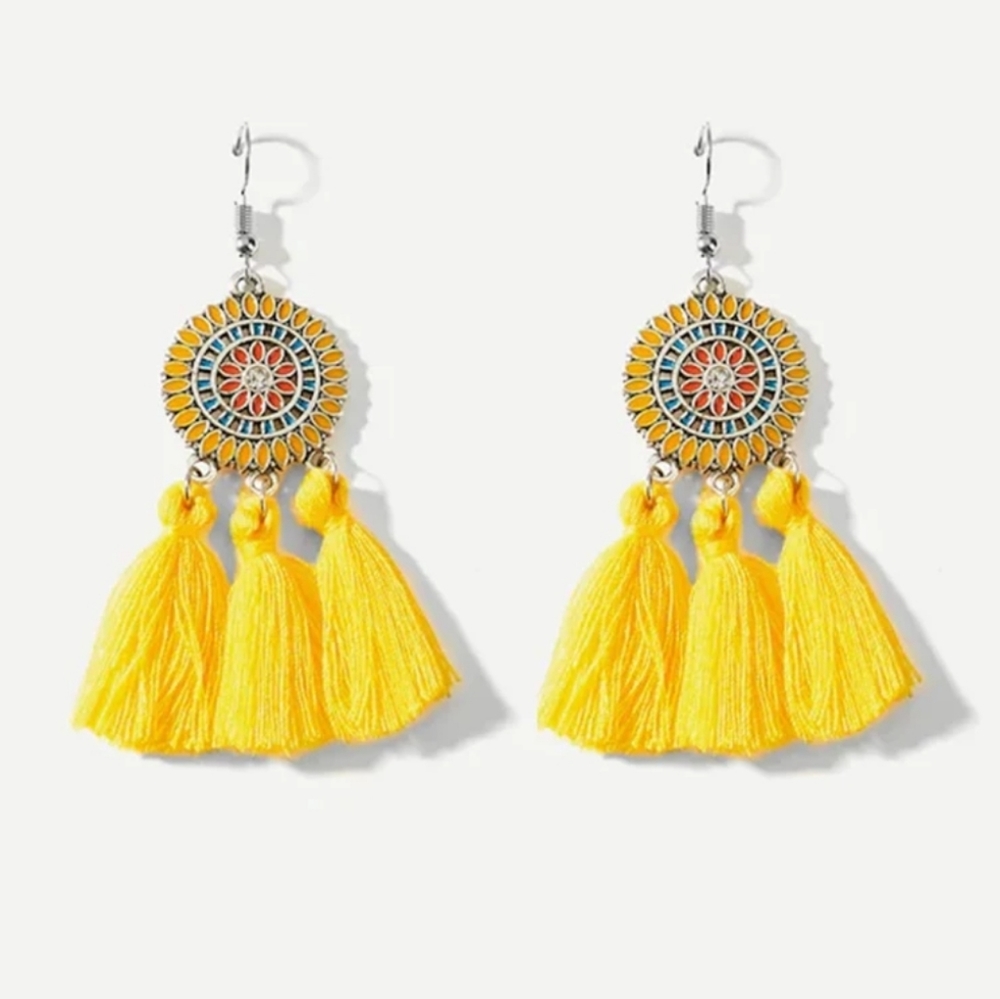 🔹️Boho Chic Yellow Tassel Earrings - Picture 4 of 5